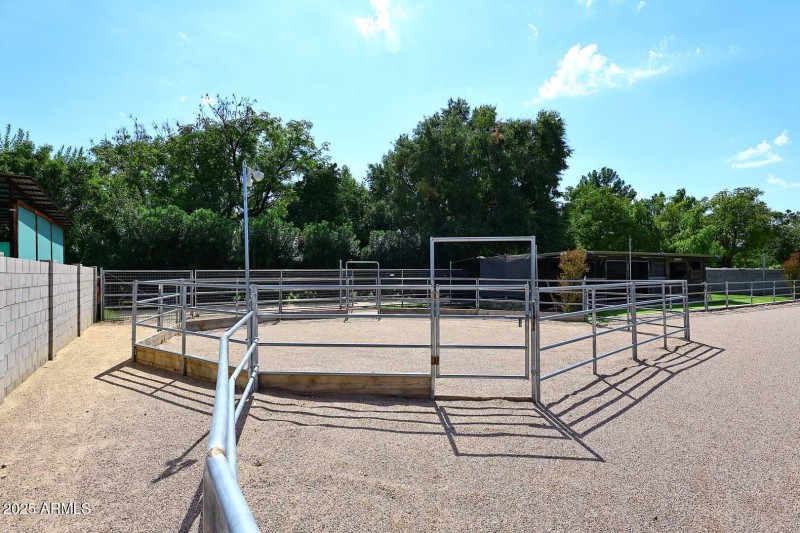 Round Pen
