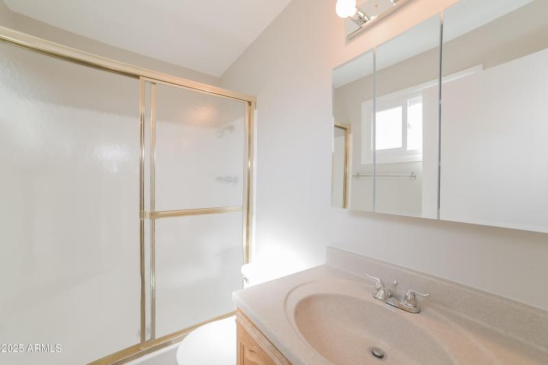 1019221.6616 W VOGEL AVE - Main Bathroom