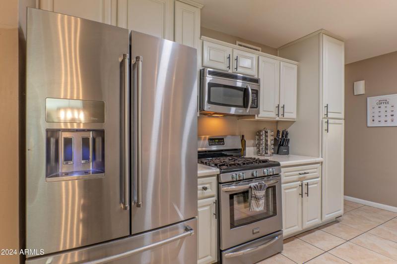 1749 East Medlock Drive-print-014-007-ki