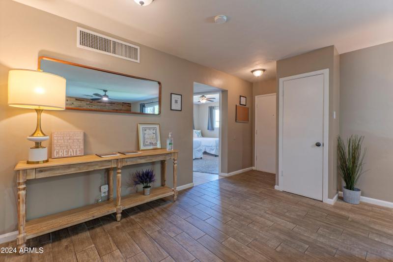 1749 East Medlock Drive-print-004-004-fo