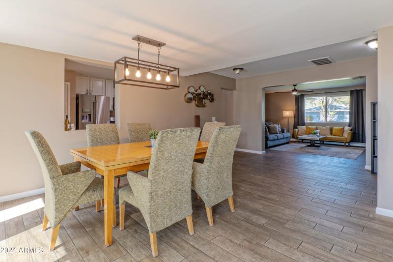 1749 East Medlock Drive-print-010-003-di