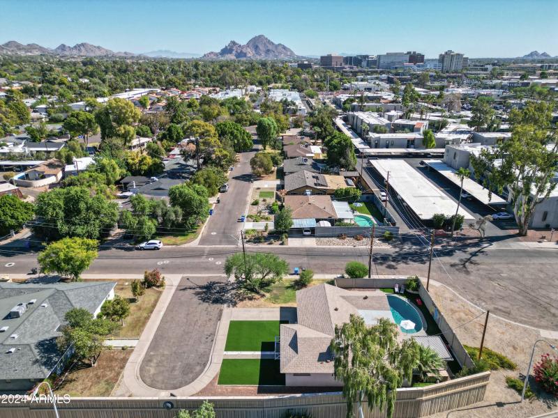 1749 East Medlock Drive-print-036-022-ae