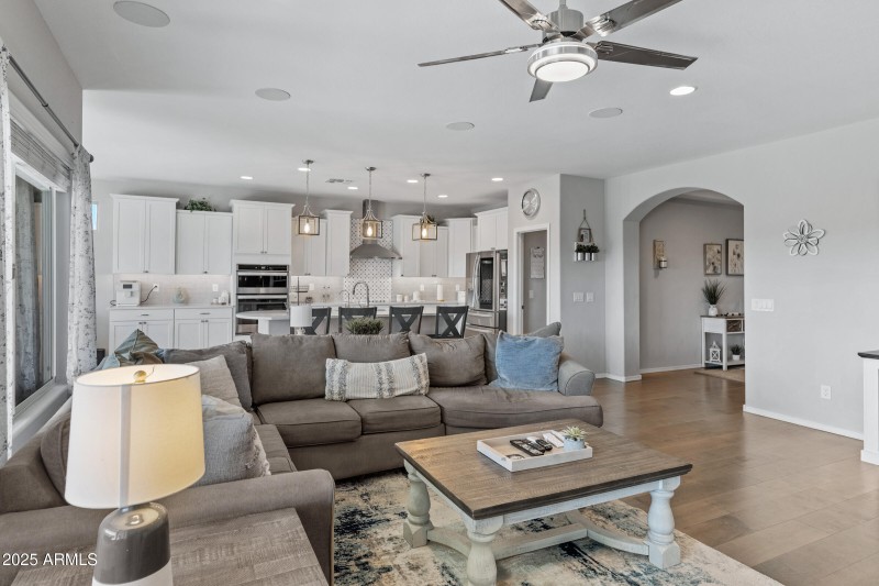 6703 W Springfield Wy-11
