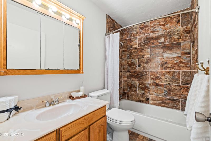 4c guest bathroom