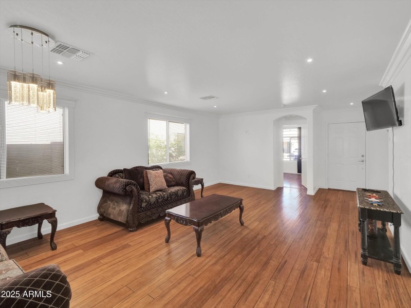 07-10911 W Meadowbrook Avenue-7