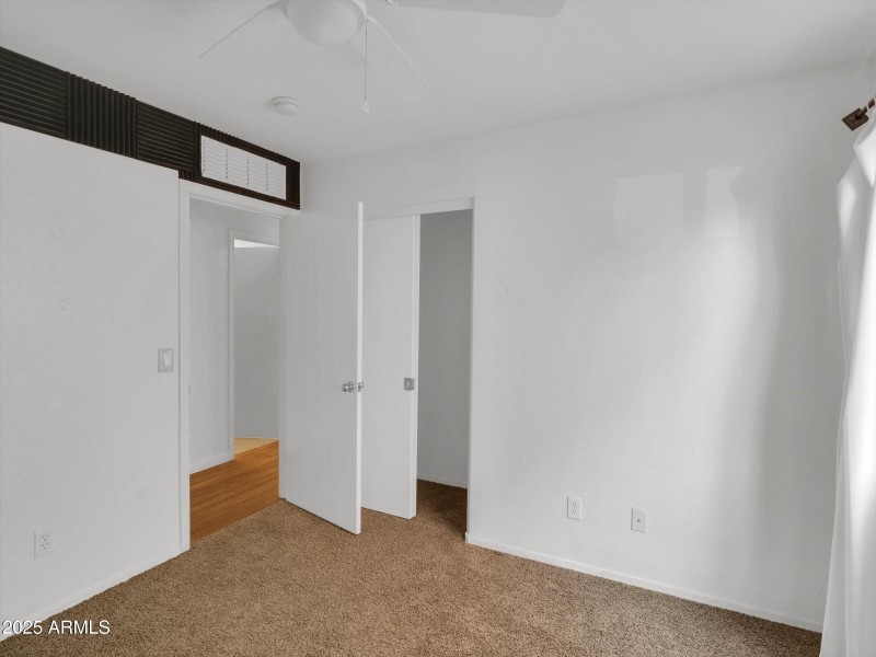 28-10911 W Meadowbrook Avenue-28