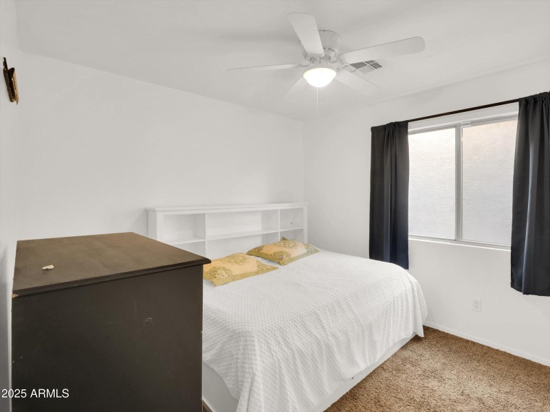 32-10911 W Meadowbrook Avenue-32