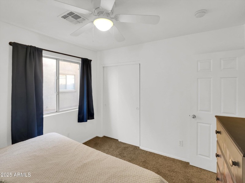 33-10911 W Meadowbrook Avenue-33