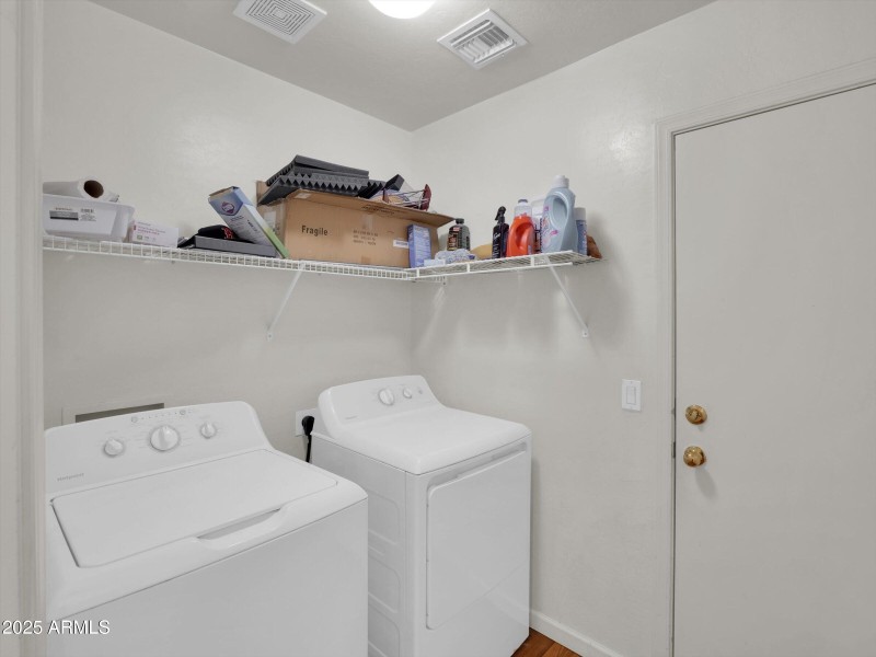 35-10911 W Meadowbrook Avenue-35