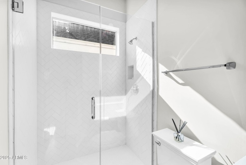 Bedroom #4 ensuite bathroom