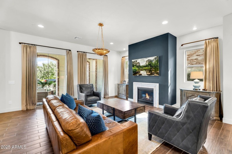 Floor-to-ceiling windows to front