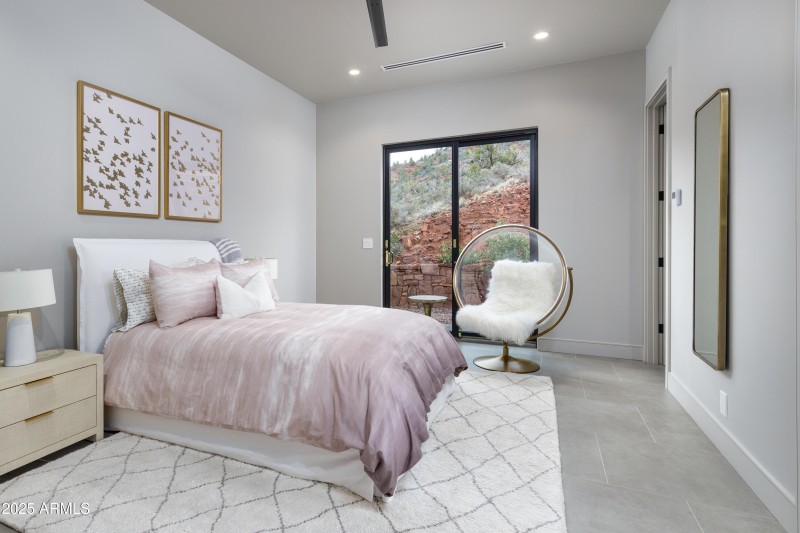 109 Summit Way Guest Bed 2