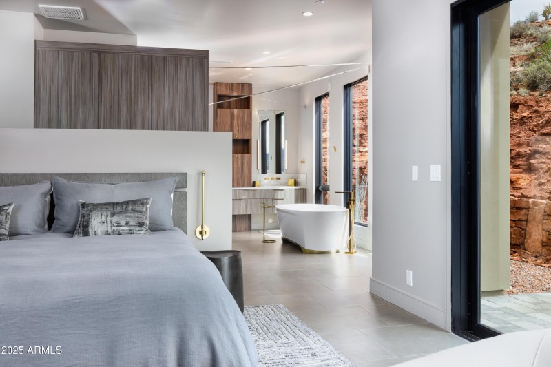 109 Summit Way Master Bedroom to bath vi