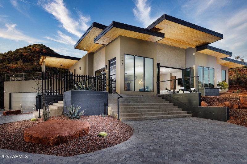 109 Summit Way Twilight Exterior sky 2