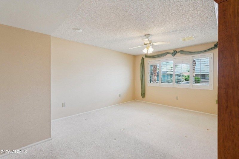 29-web-or-mls-W Crystal Lake Dr-S2909-02