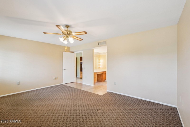 32-web-or-mls-W Crystal Lake Dr-S2909-03