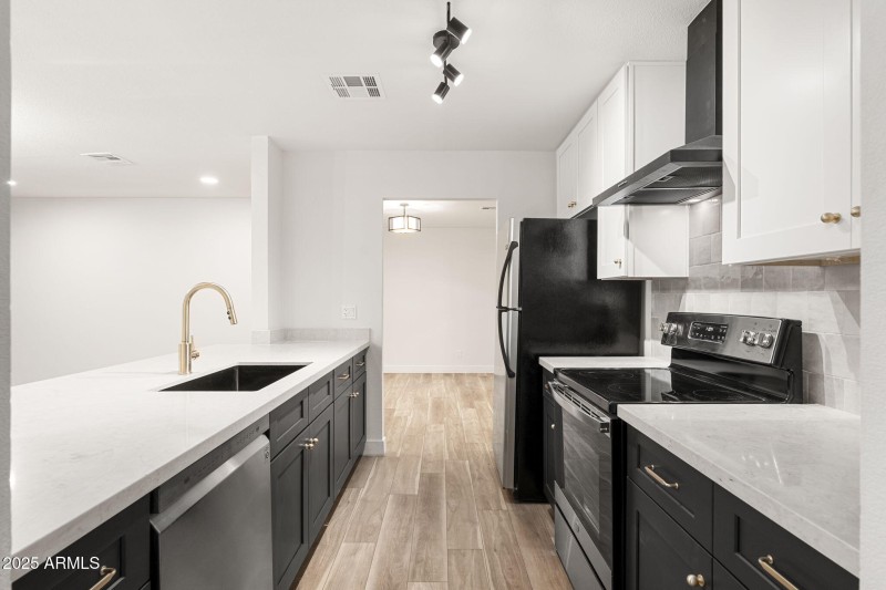 5117 W Crocus Dr - 12