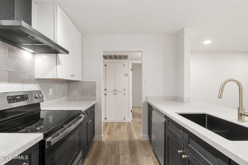 5117 W Crocus Dr - 13