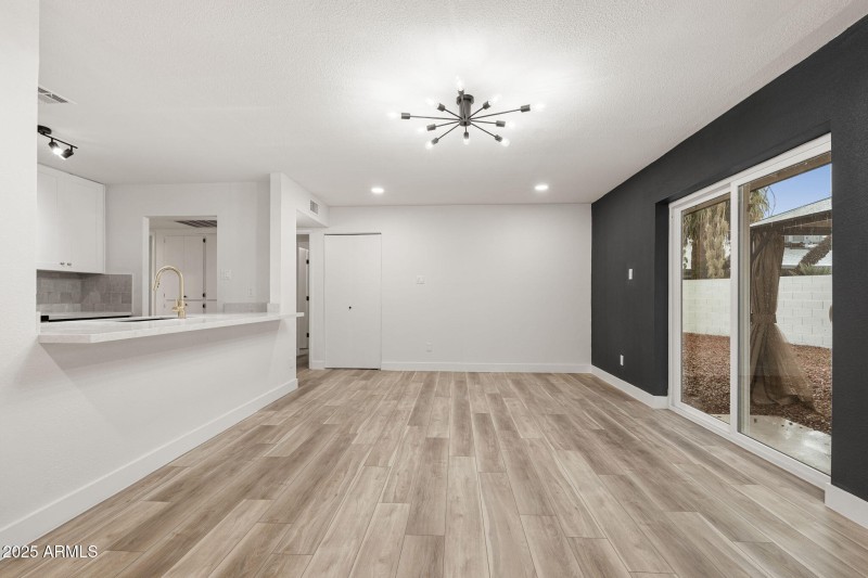 5117 W Crocus Dr - 18