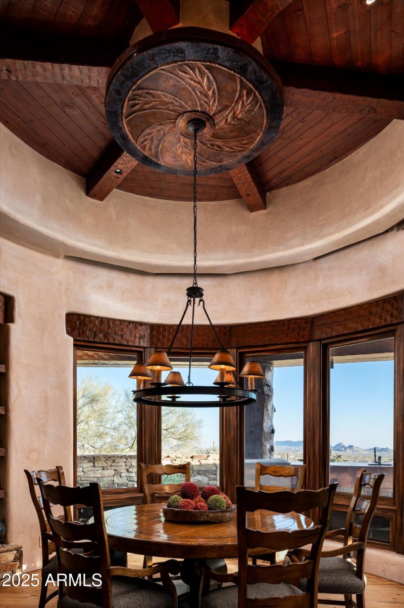 Breakfast nook ceiling details