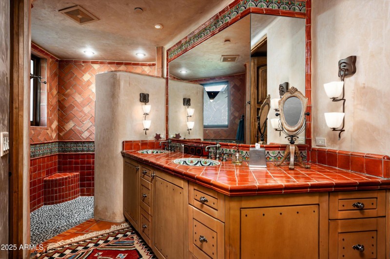 Guest en-suite I bath