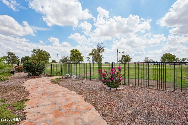 40-web-or-mls-W Country Club Dr-S2909-04