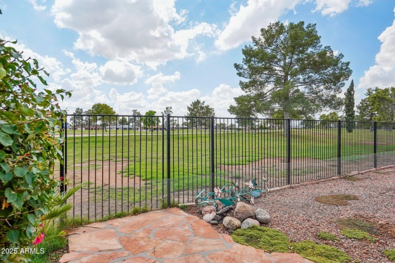 42-web-or-mls-W Country Club Dr-S2909-04