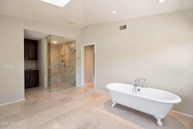 Primary Suite Shower and Tub