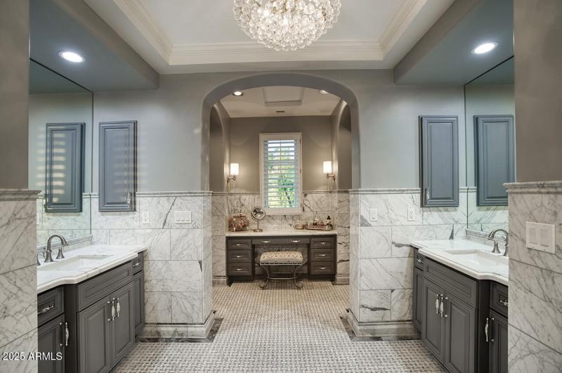 Owner's Bath