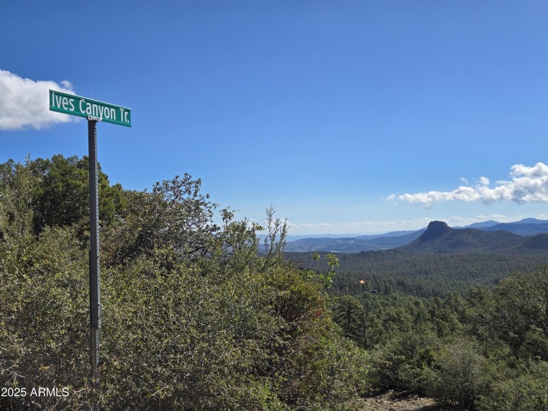 Reach out and touch Thumb Butte