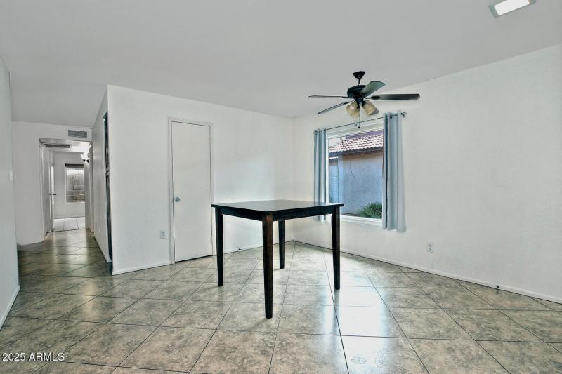 5202 E Tamblo Dr Phoenix AZ-large-014-01