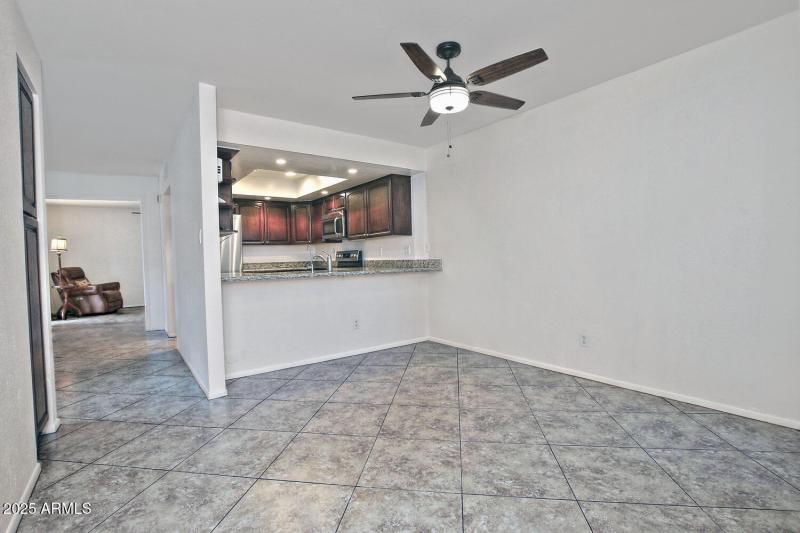 5202 E Tamblo Dr Phoenix AZ-large-016-02