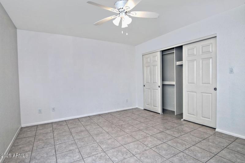 5202 E Tamblo Dr Phoenix AZ-large-022-00