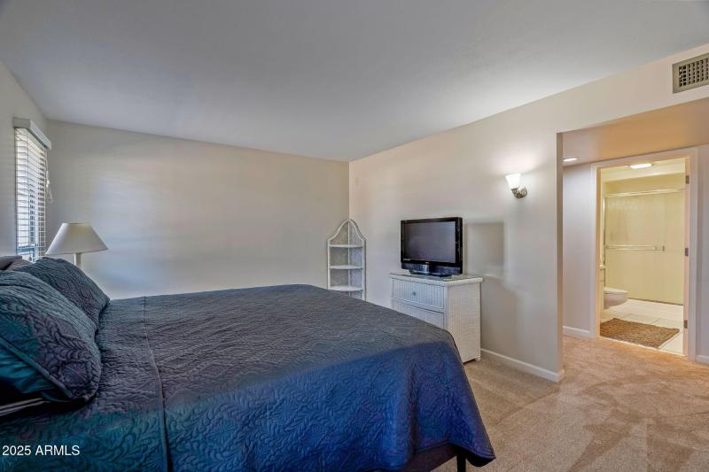 33-web-or-mls-Done Interior-19