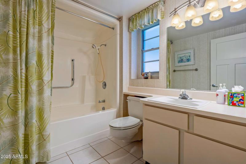 25-web-or-mls-Done Interior-24