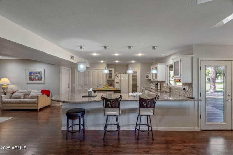 24-web-or-mls-Done Interior-5