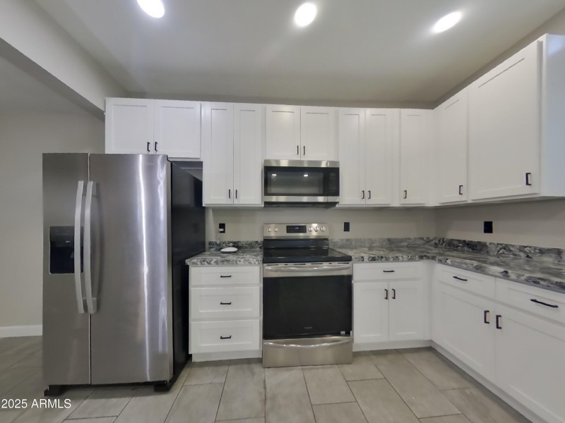 3_pc_eR9eDt5NQQ_zUDO6HVxvn_layout_0