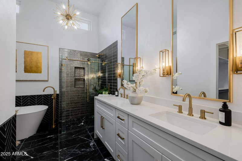 Spa-Like Master En Suite