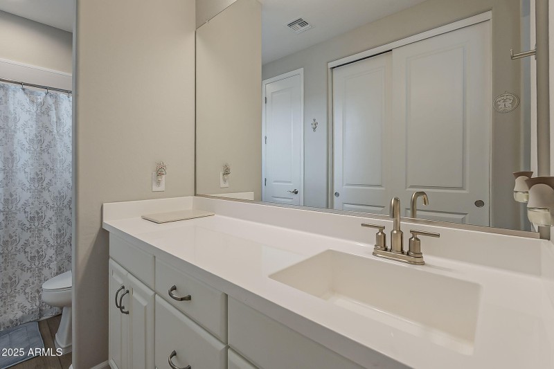 2nd Master Suite Bathroom