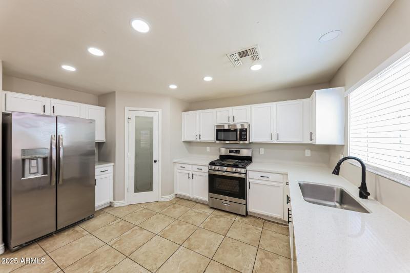 009-photo-kitchen-14775287