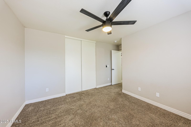 014-photo-main-bedroom-14775278