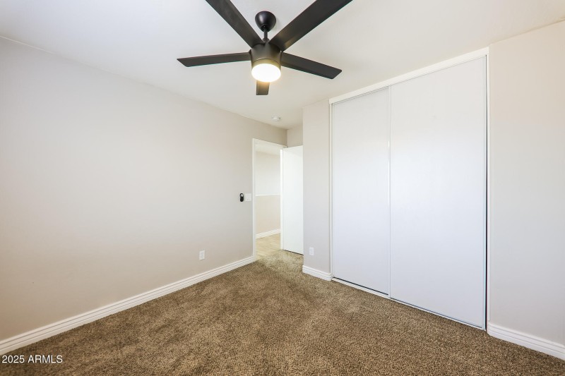 018-photo-bedroom-14783336