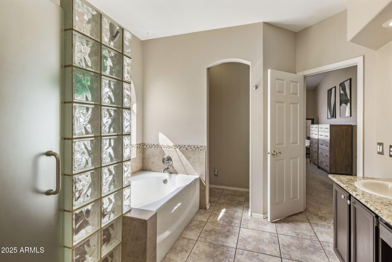 Primary bath