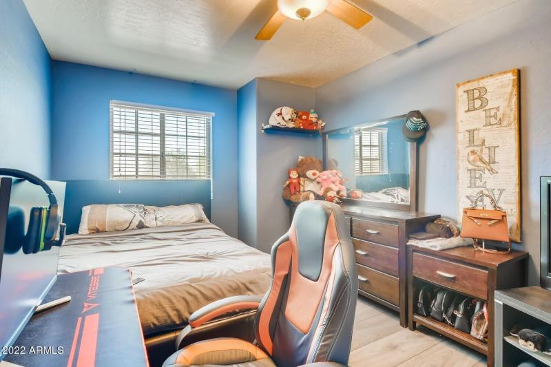 689 S Dodge Street 2nd Floor Bedroom 1