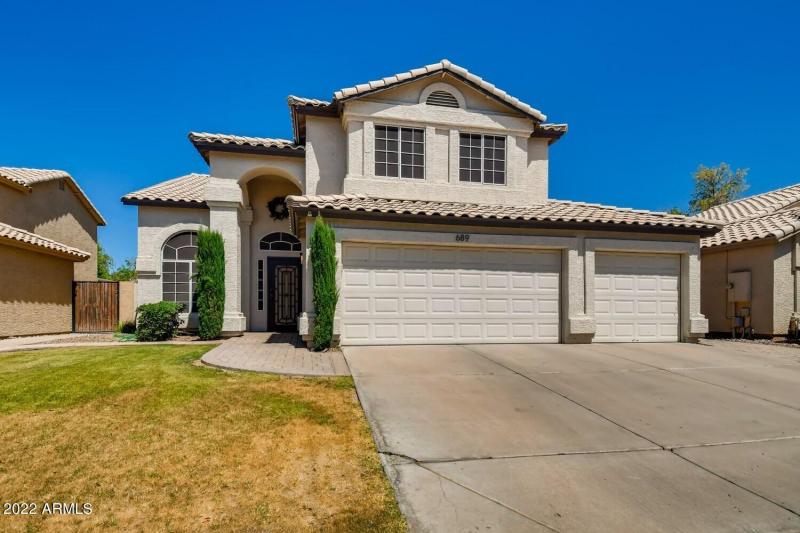 689 S Dodge Street Exterior Front 2