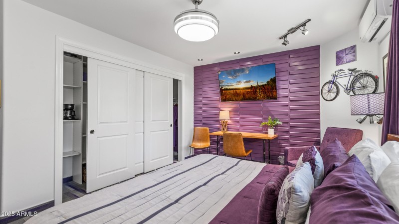 303 W Juniper Ave-80