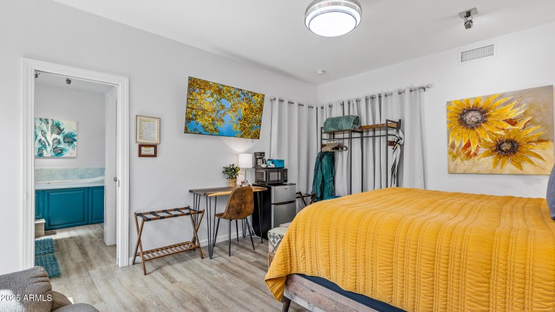 303 W Juniper Ave-96