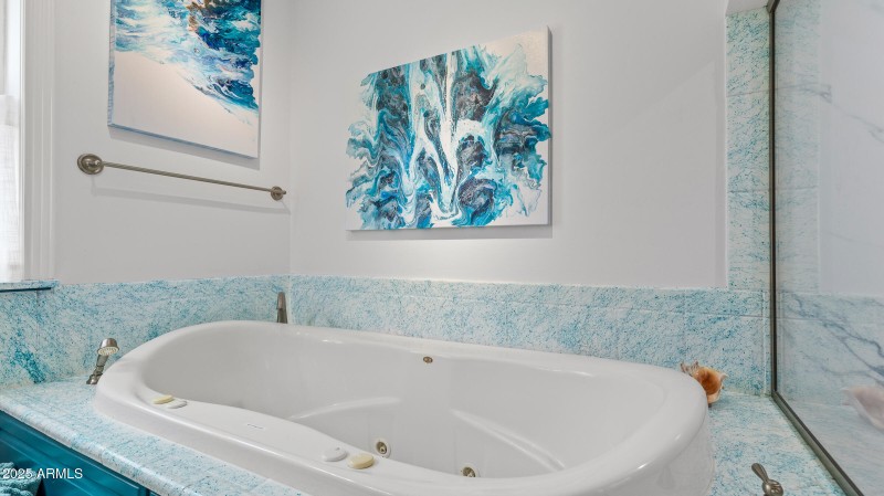 303 W Juniper Ave-100