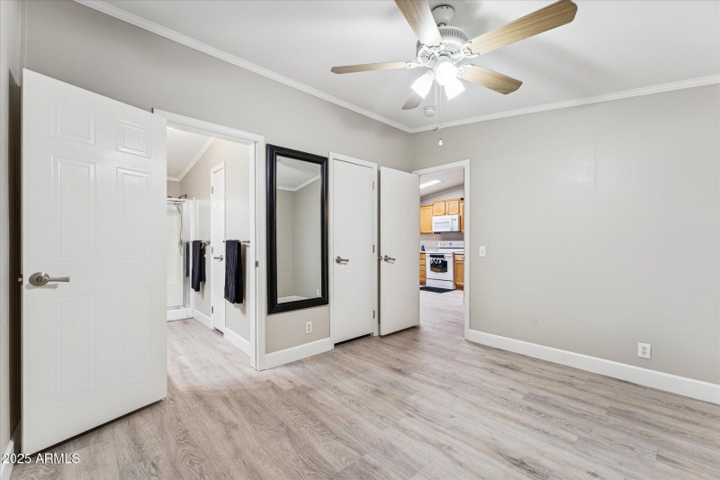 09-009-primary-bedroom