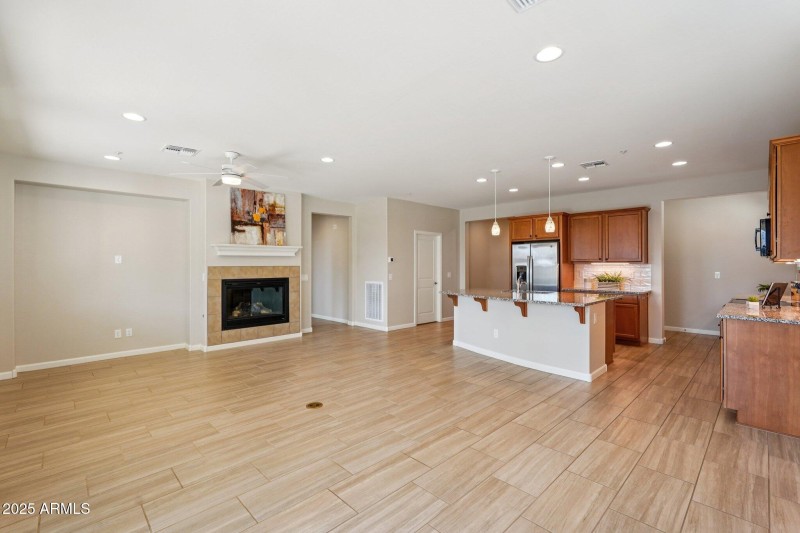 9-web-or-mls-W Montansoro Ln-S2909-009